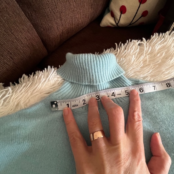 Vintage Scotish Cashmere Turtleneck in Robin’s Egg Blue - Perfect Condition - Picture 5 of 10